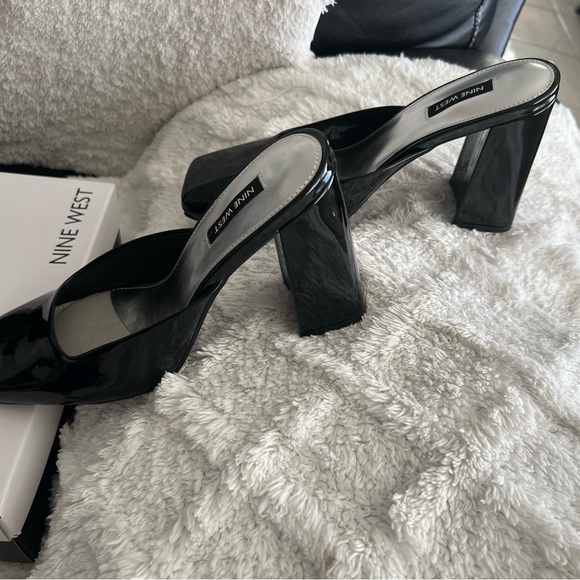 NINE WEST Yogi 3 heeled slides,modern square toe &high block heel. - Picture 2 of 7